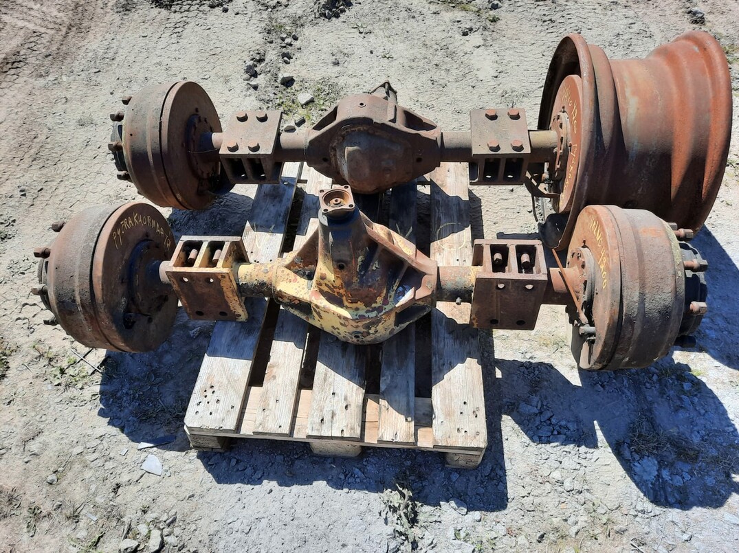 2 axles for Volvo 4200 loader image