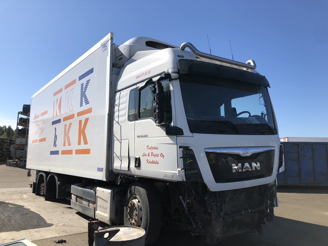 MAN TGX 26.520 image