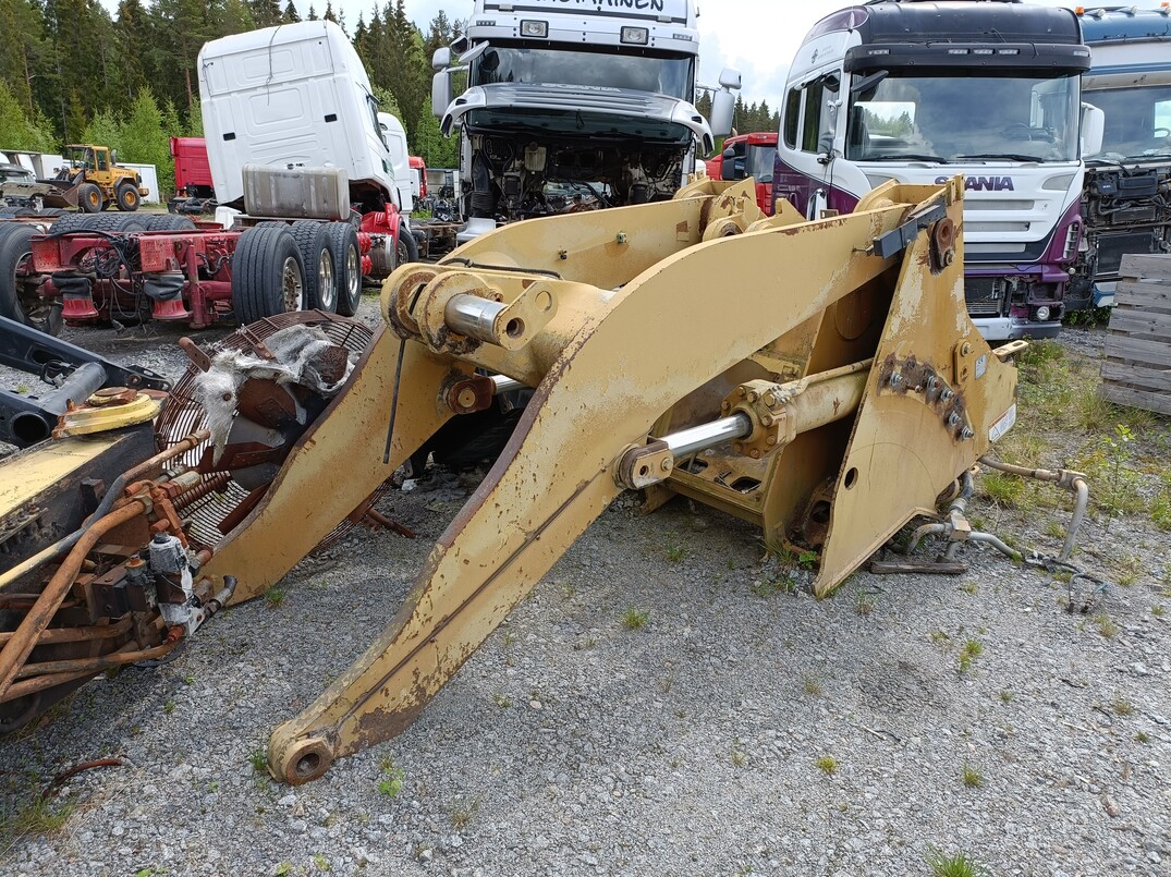 Caterpillar 966G image