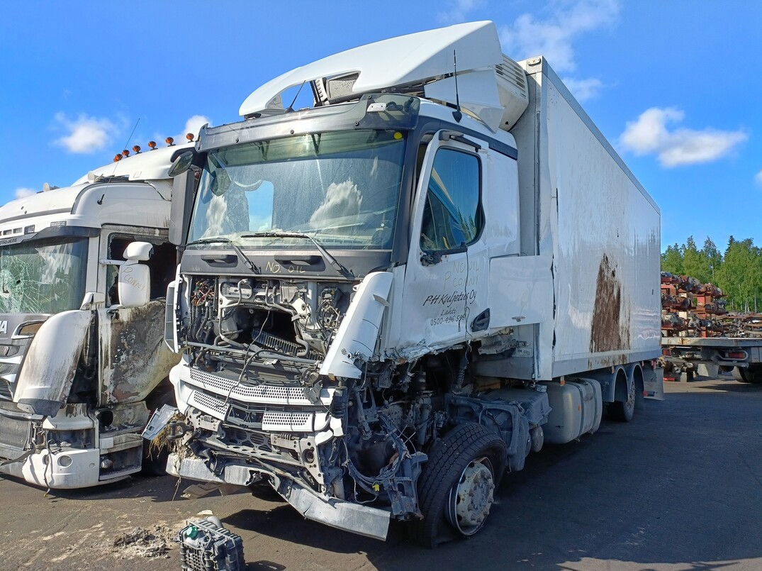 MB Actros image