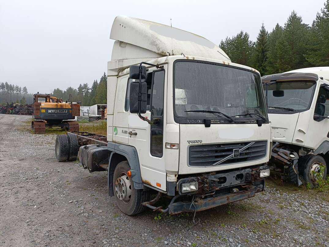 Volvo FL614 image