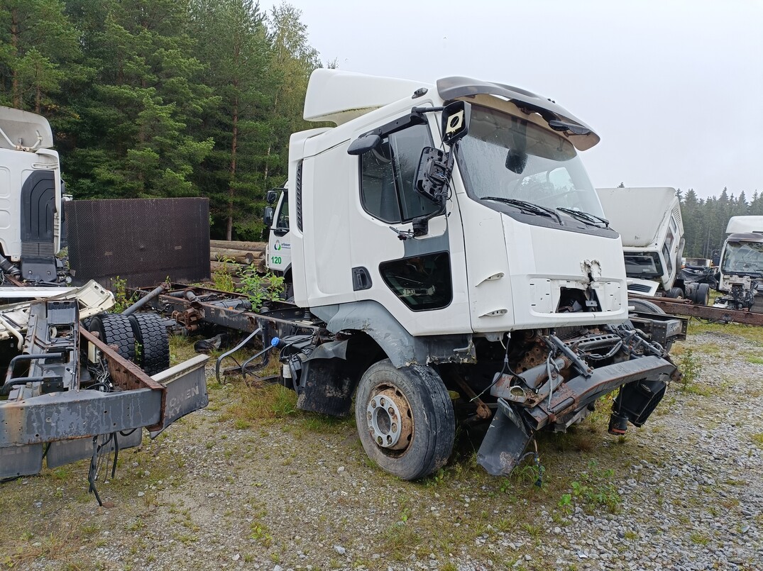 Volvo FL image