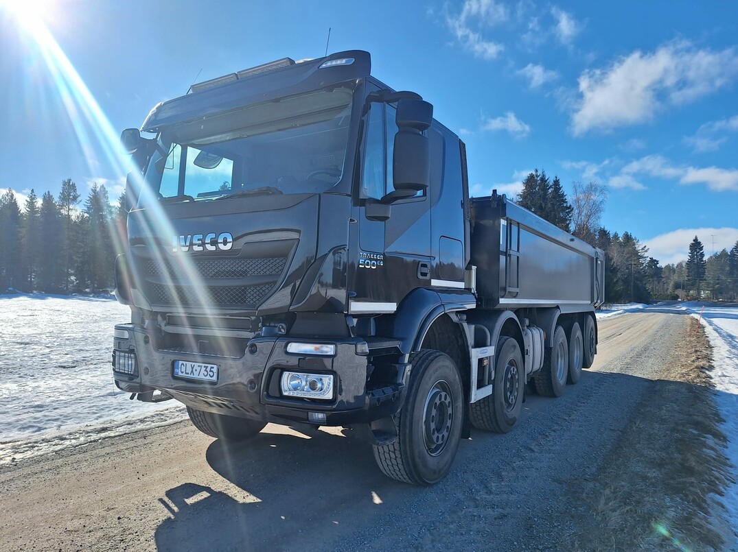 Iveco AT 410T image