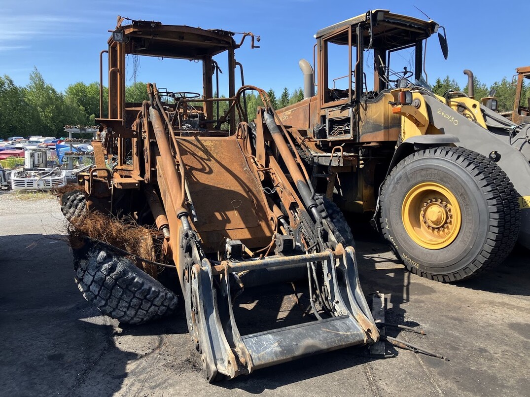 JCB 413K image