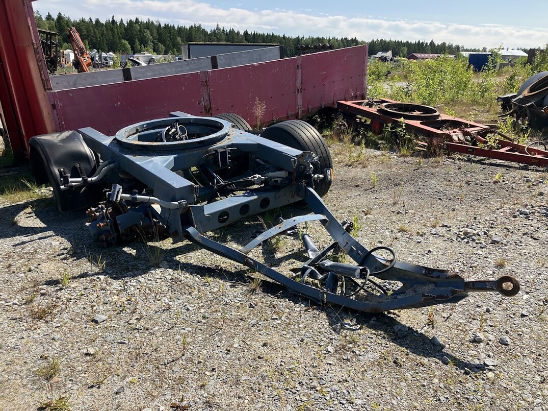 Släpvagnsframdel, skadad image