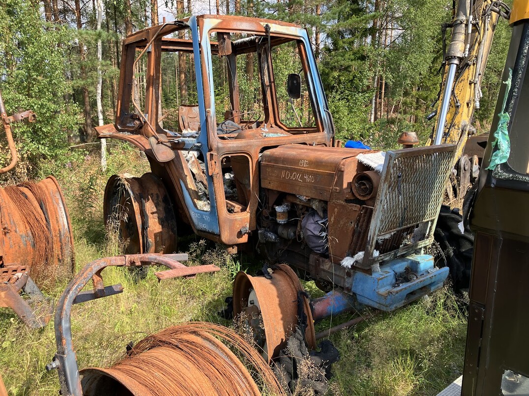 Ford 8210 image