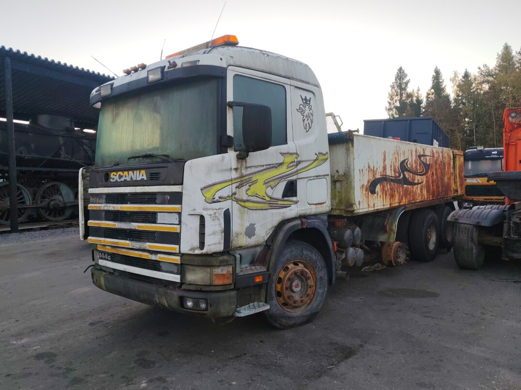 Scania R144 image