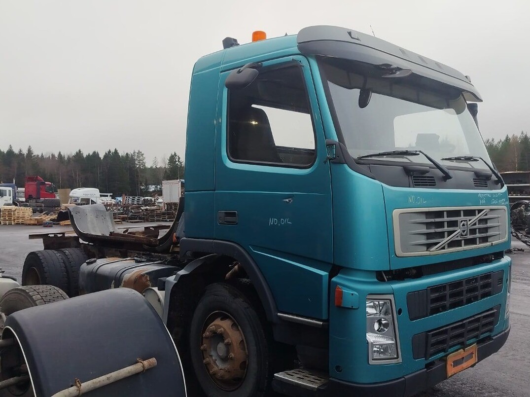 VOLVO FM12 image