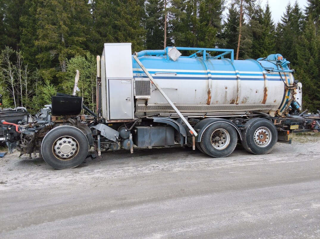 Scania P124 kuva